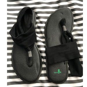 Sanuk yoga mat sandals